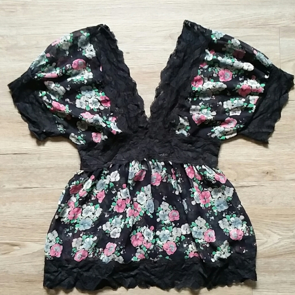 C'est Moi | Floral lace blouse
